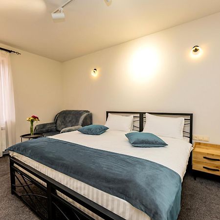 Taniqinn Dilijan Hotel エクステリア 写真