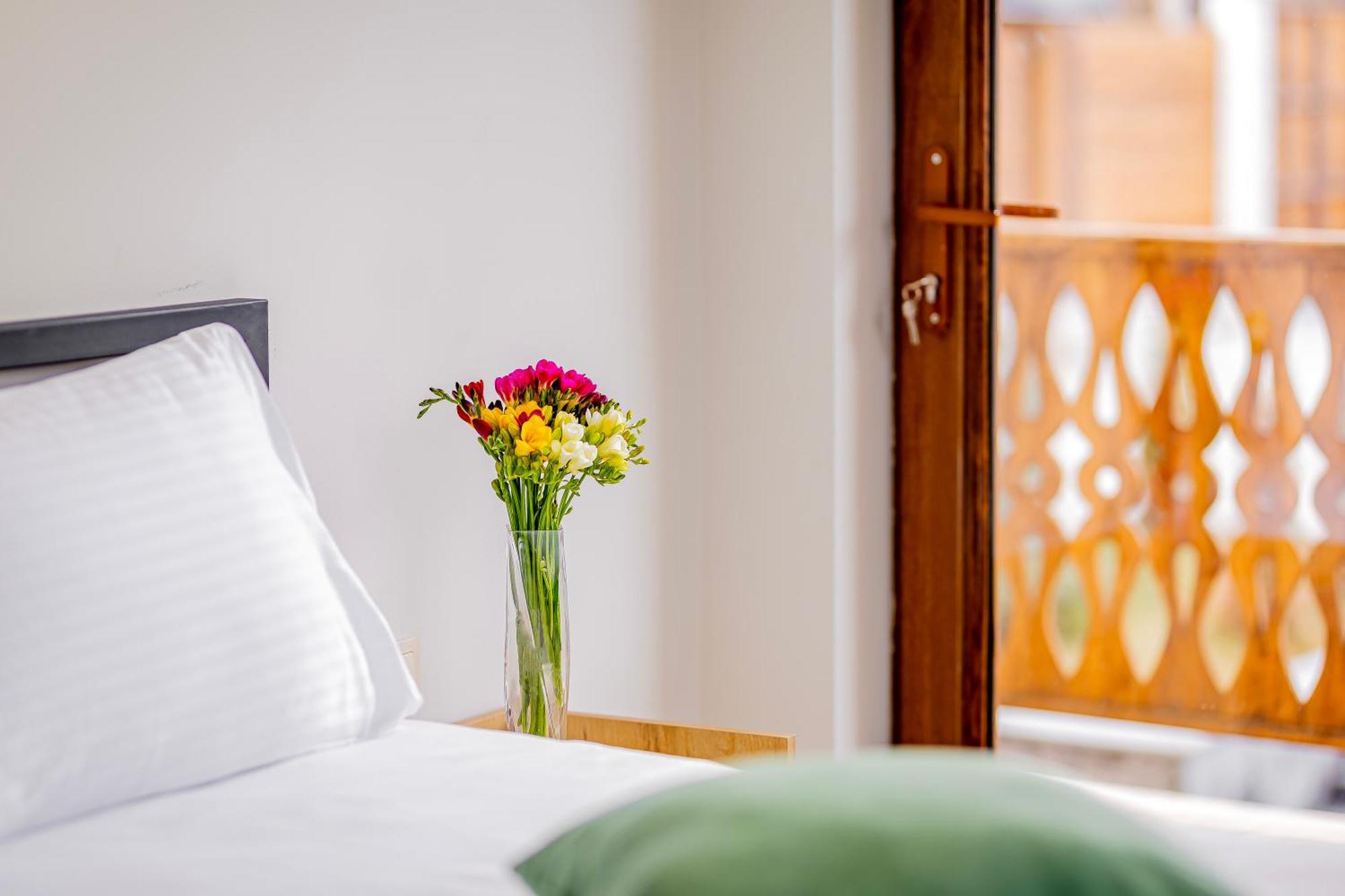 Taniqinn Dilijan Hotel エクステリア 写真