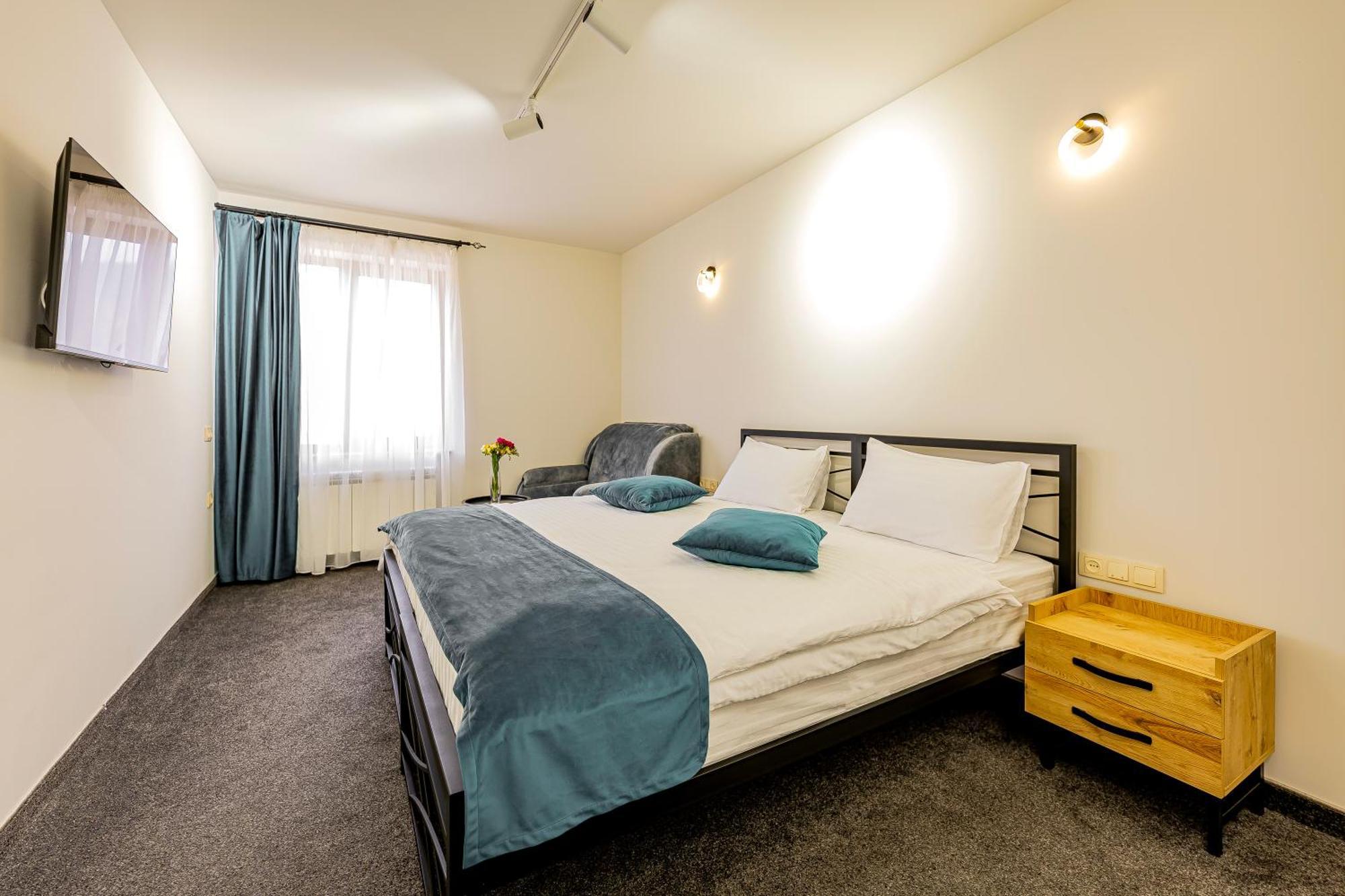 Taniqinn Dilijan Hotel エクステリア 写真
