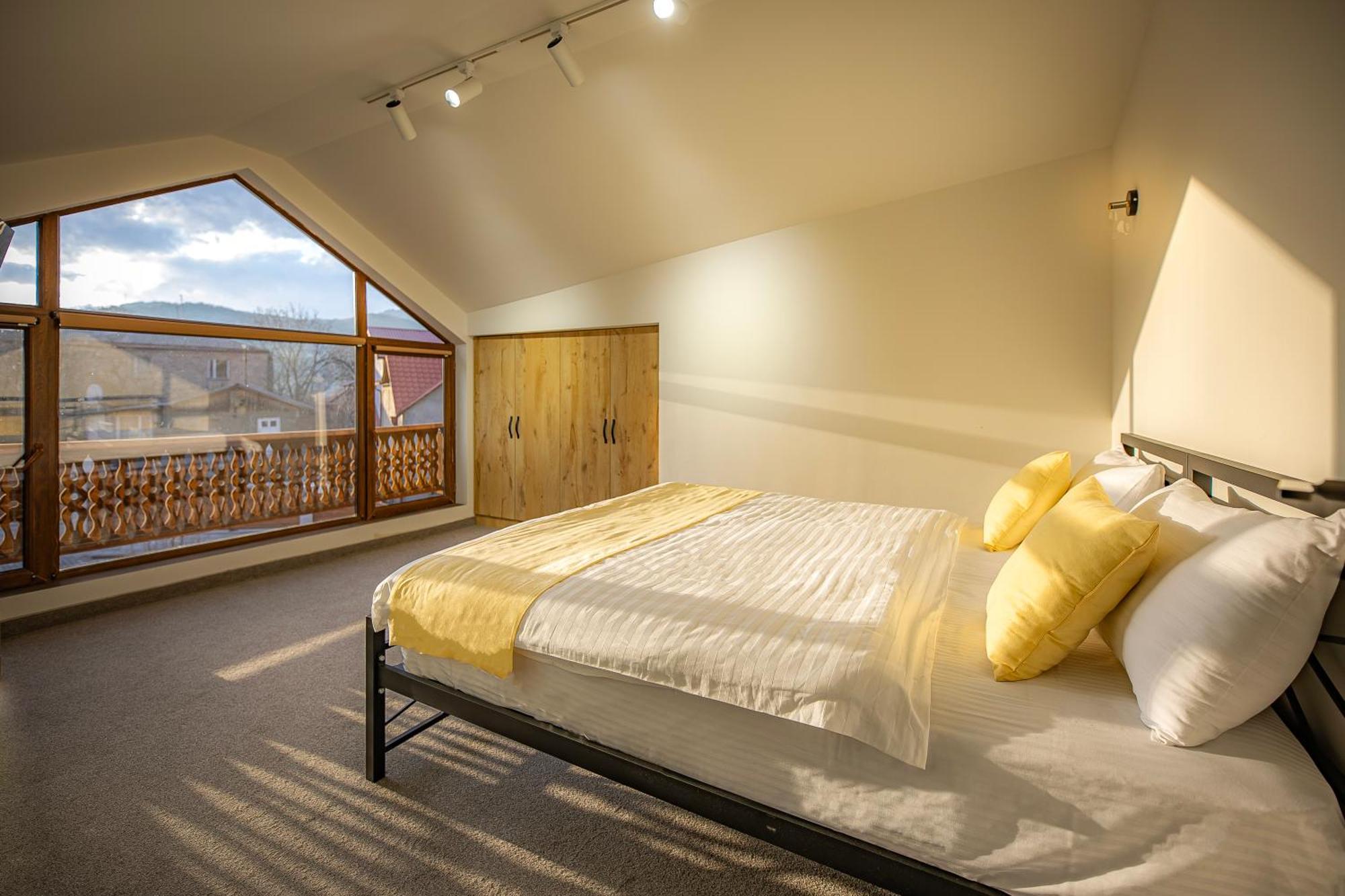 Taniqinn Dilijan Hotel エクステリア 写真