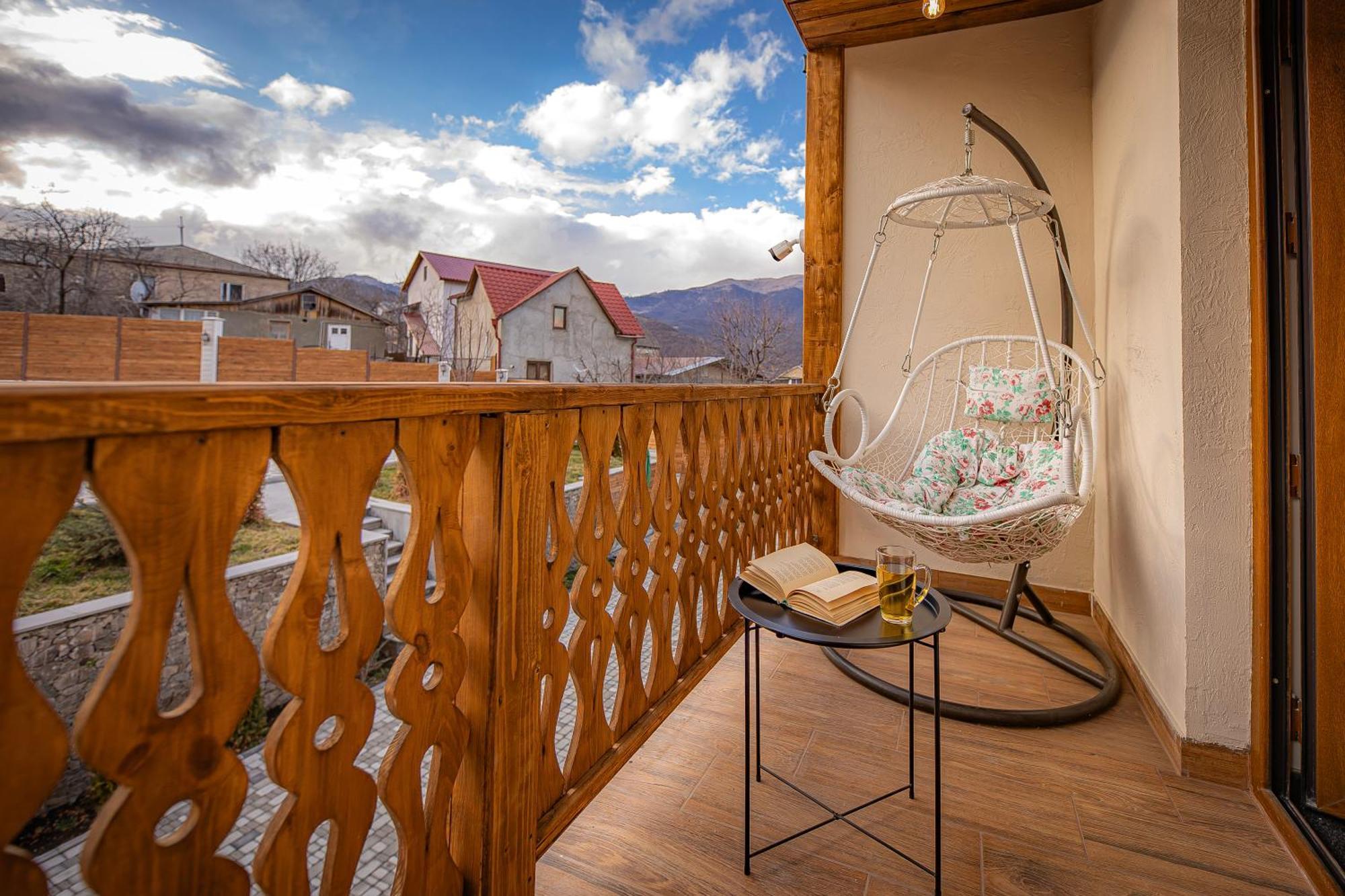 Taniqinn Dilijan Hotel エクステリア 写真