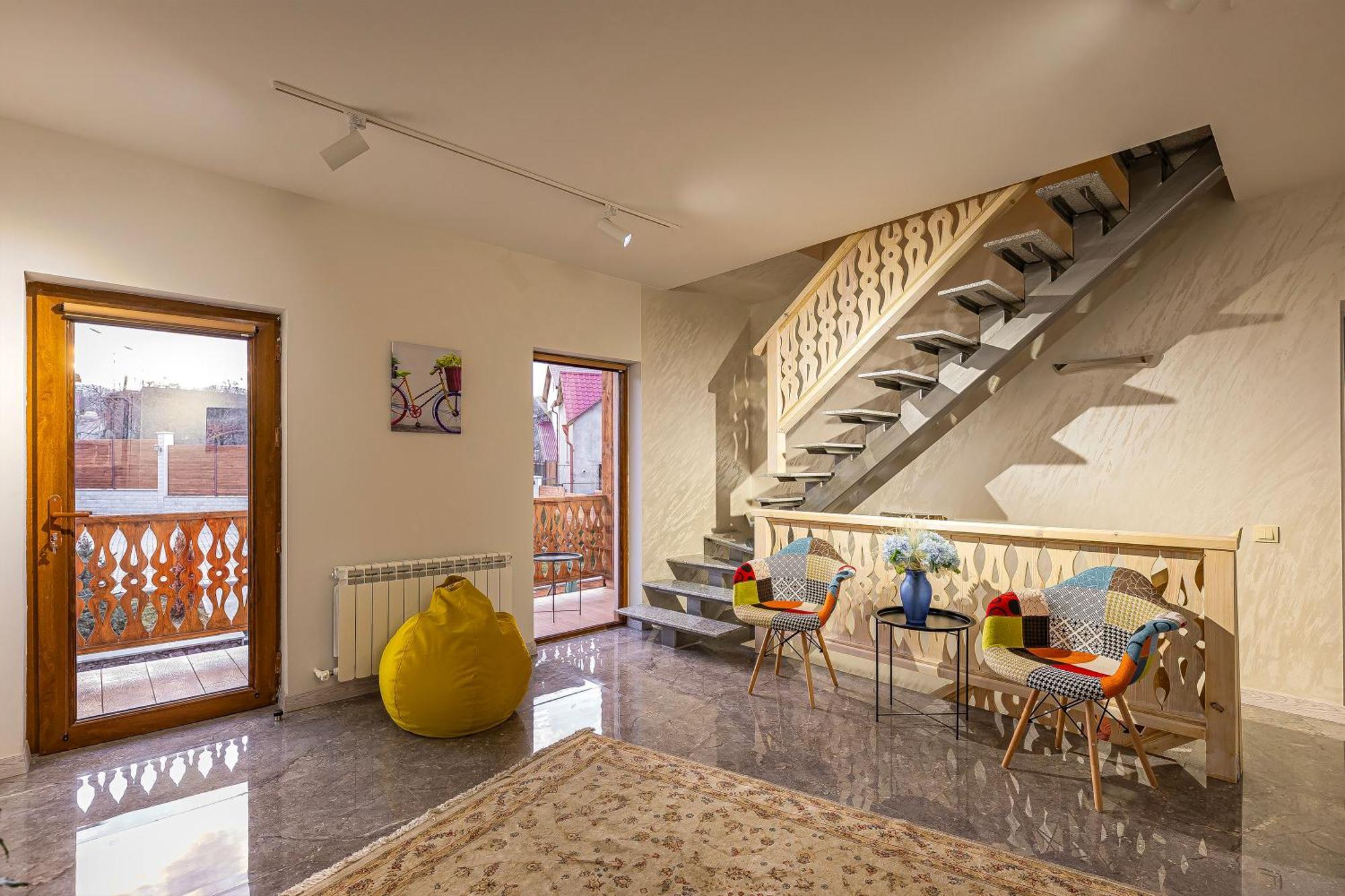 Taniqinn Dilijan Hotel エクステリア 写真